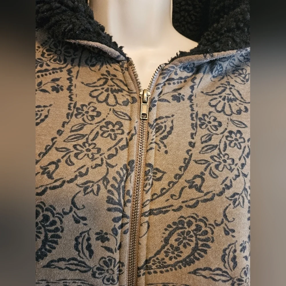 Forever 21 Paisley Print Zip-up Hoodie. size S Brown and black sherpa - Picture 8 of 16